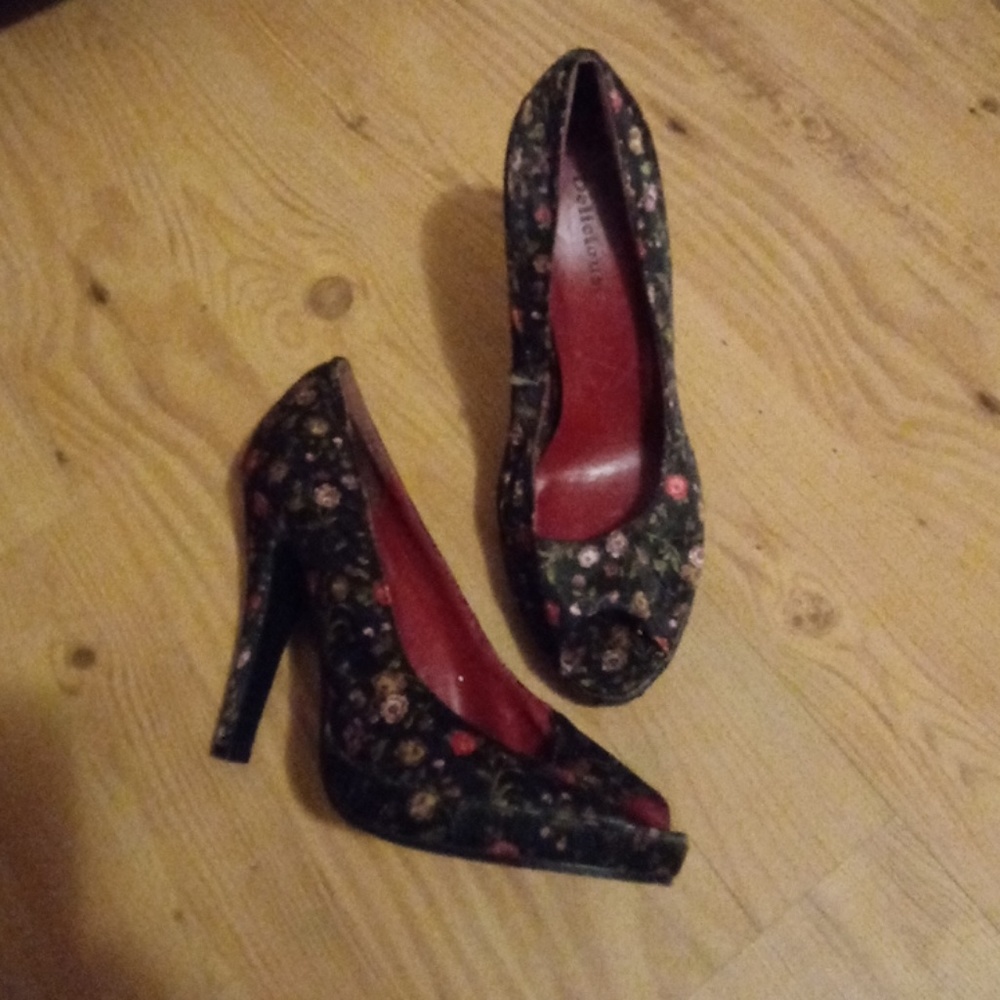Flowered heels
